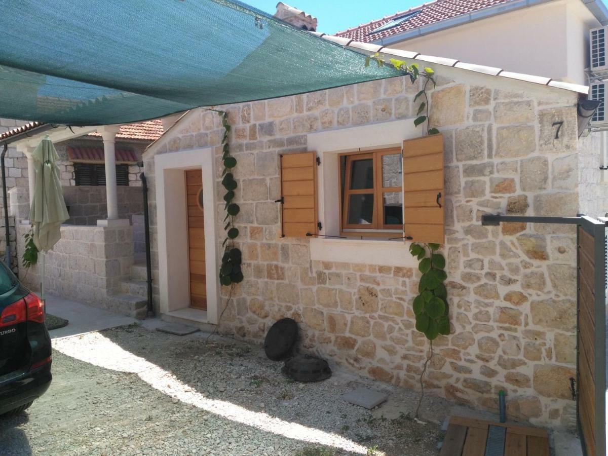 Apartment Buga Слатине Екстериор снимка