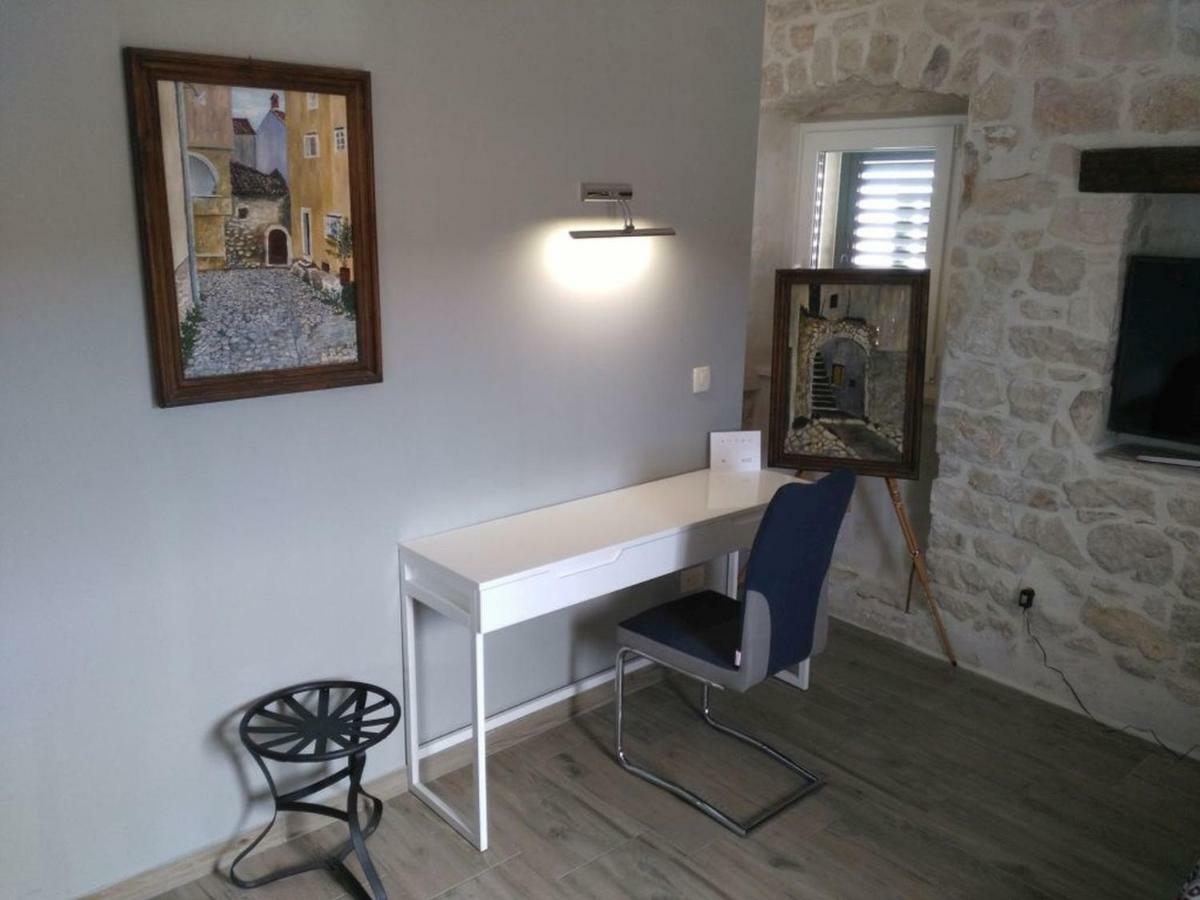 Apartment Buga Слатине Екстериор снимка