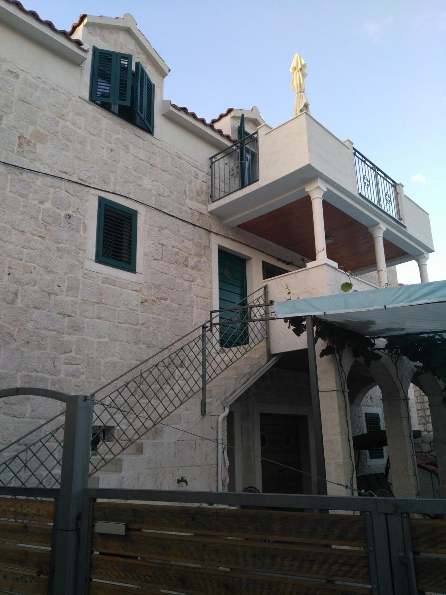 Apartment Buga Слатине Екстериор снимка