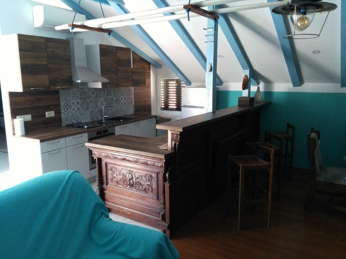 Apartment Buga Слатине Екстериор снимка