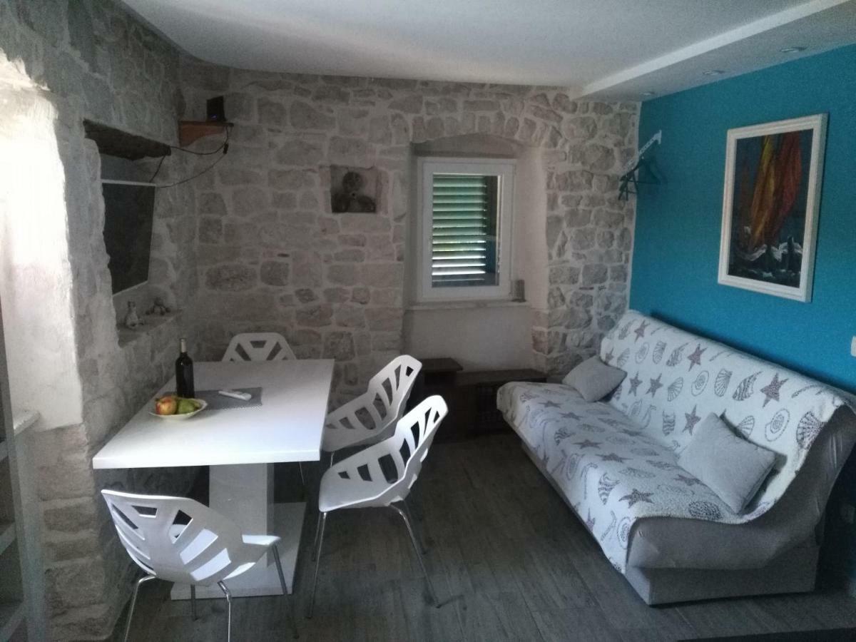 Apartment Buga Слатине Екстериор снимка