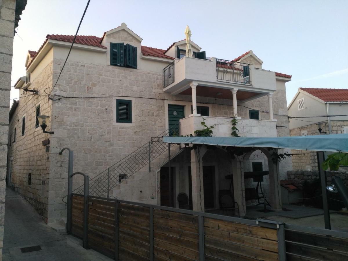 Apartment Buga Слатине Екстериор снимка