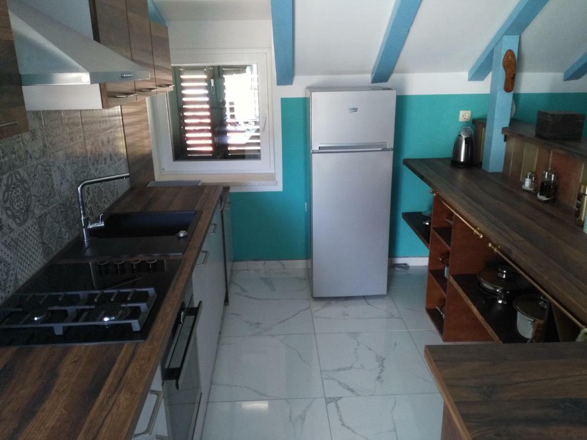 Apartment Buga Слатине Екстериор снимка